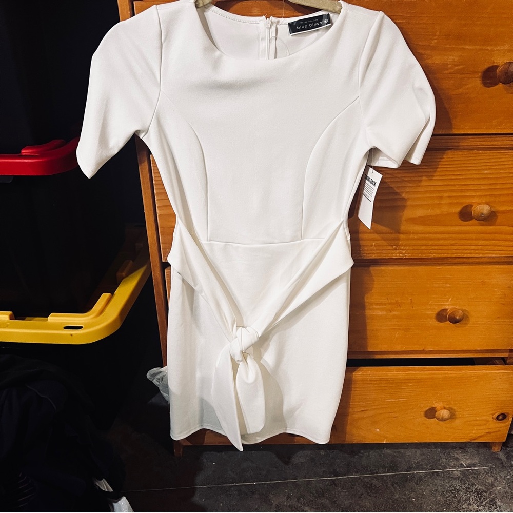 Beautiful white short sleeve dress